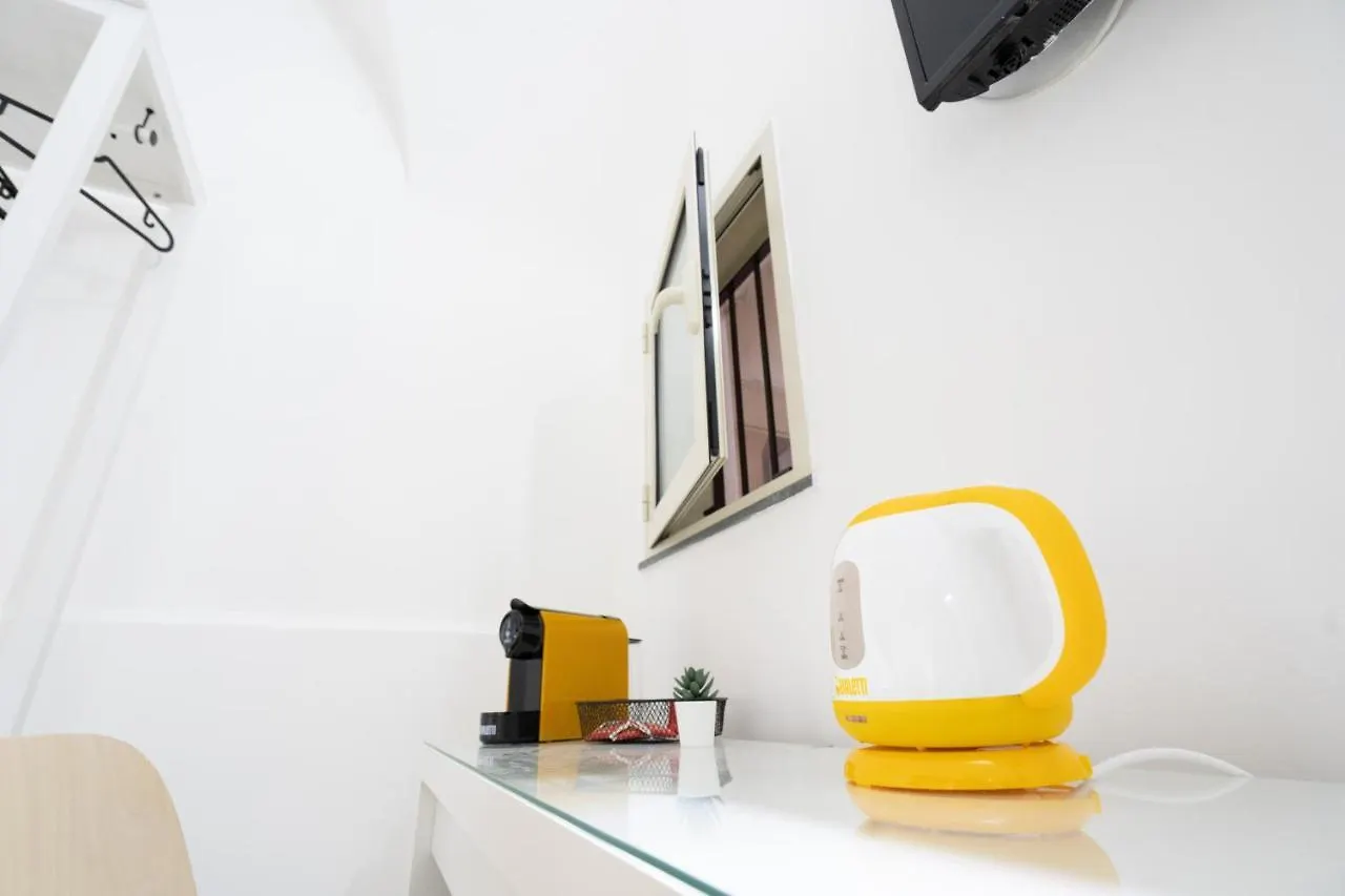 Bed & Breakfast Be Happy Rooms Catania Italy
