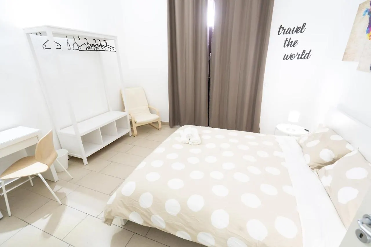 Be Happy Rooms CTA Bed and breakfast Catania