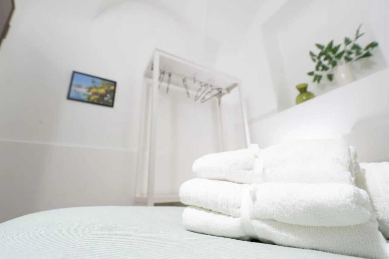 Be Happy Rooms Κατάνια Bed and Breakfast